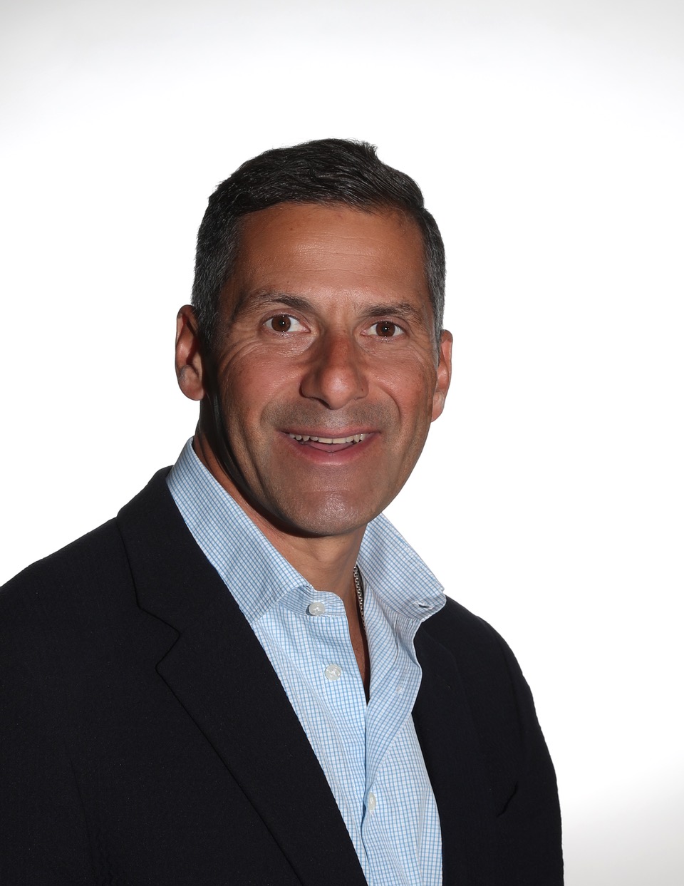 Leading Orthopedic Surgeon, Volkan B. Guzel, MD is to be Recognized as